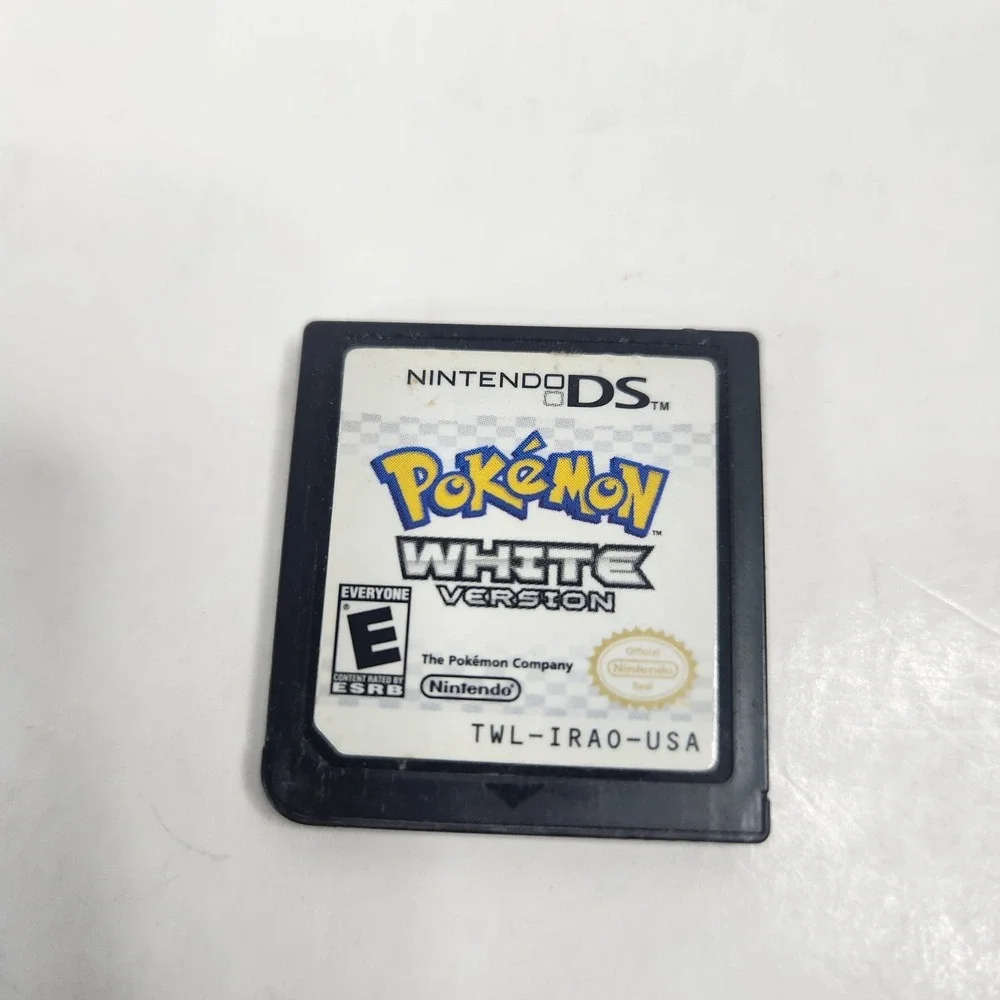 Pokémon White Version Nintendo DS E-Everyone NTSC-U/C Pokemon Series Game Only